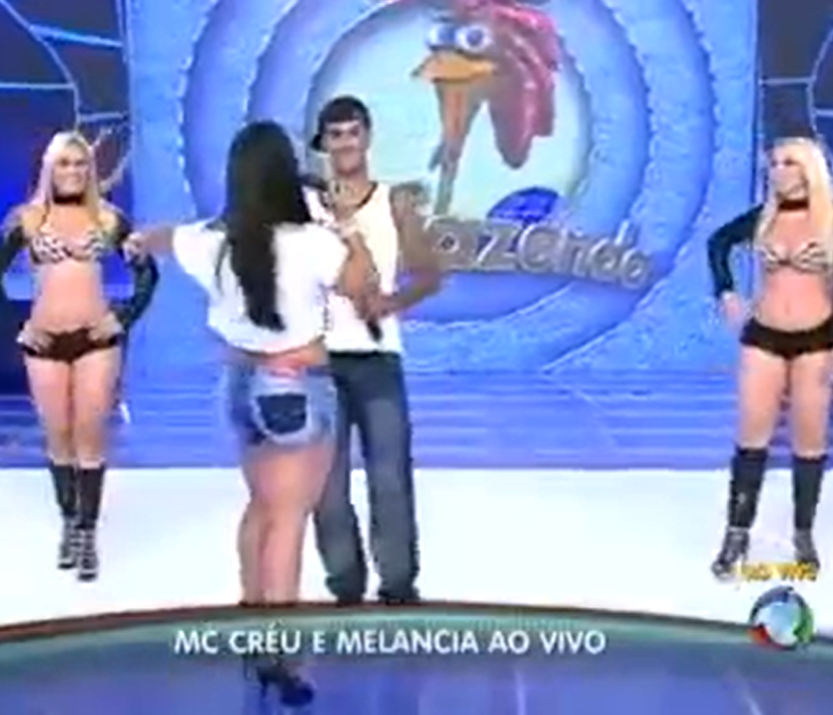 Levar Alguém que Não foi Convidado para o Casamento